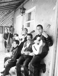 La Familia Valera Miranda, groupe de musique cubaine / Youri Lenquette